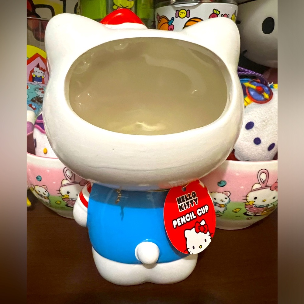 Hello Kitty Hello Kitty Ceramic Figure Pencil Cup or Planter - Picture 2 of 3